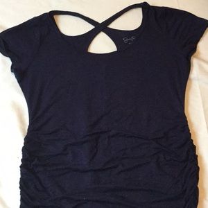 Back detail maternity tee